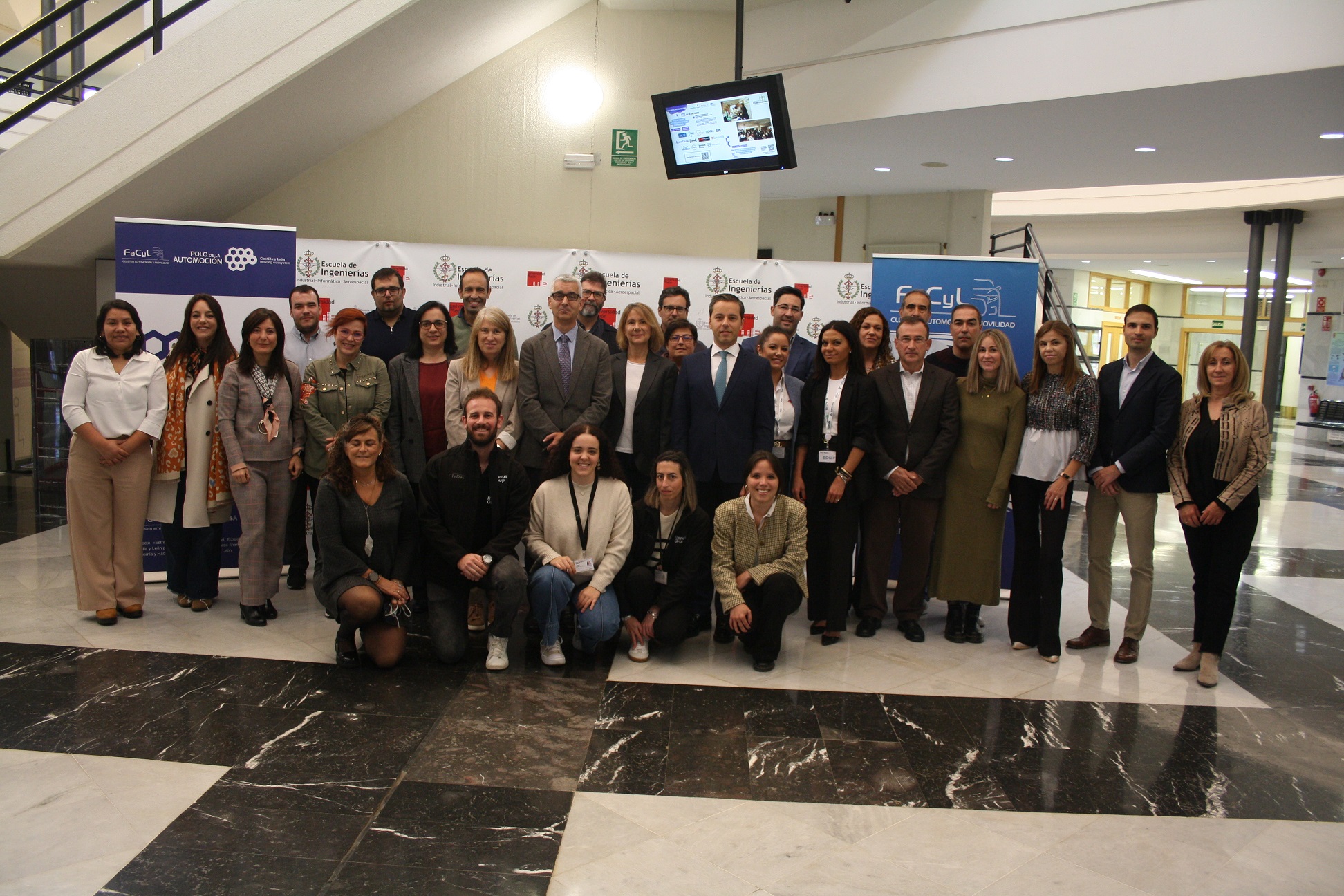 En este momento estás viendo Cluster FaCyL y la Universidad de León perfilan el futuro de los empleos en automoción y movilidad junto a 13 empresas